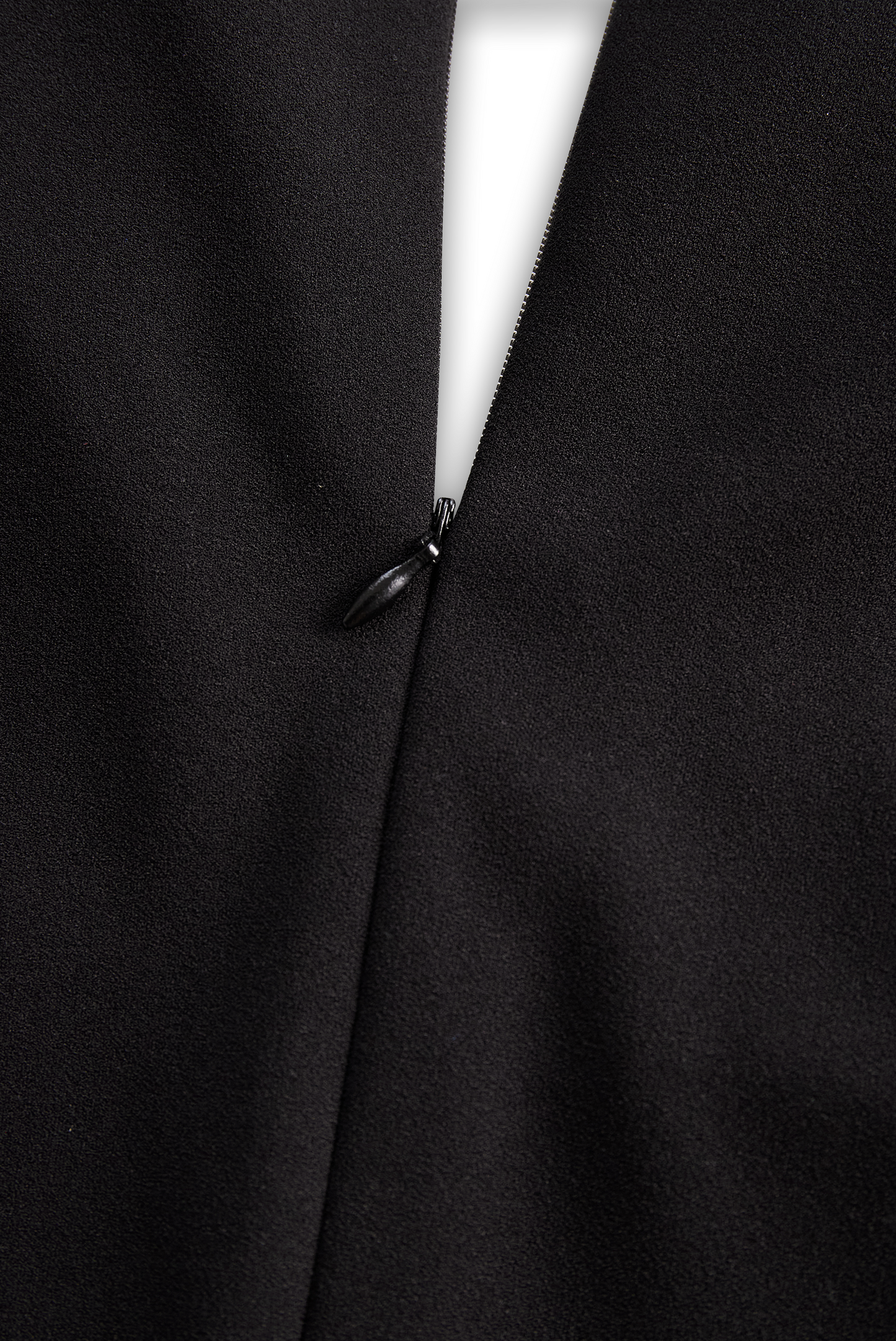 Sophie | Elegantes schwarzes Damenkleid mit Stehkragen