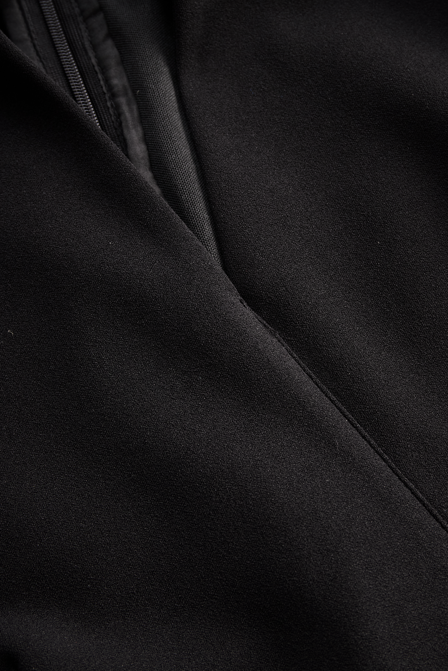 Sophie | Elegantes schwarzes Damenkleid mit Stehkragen