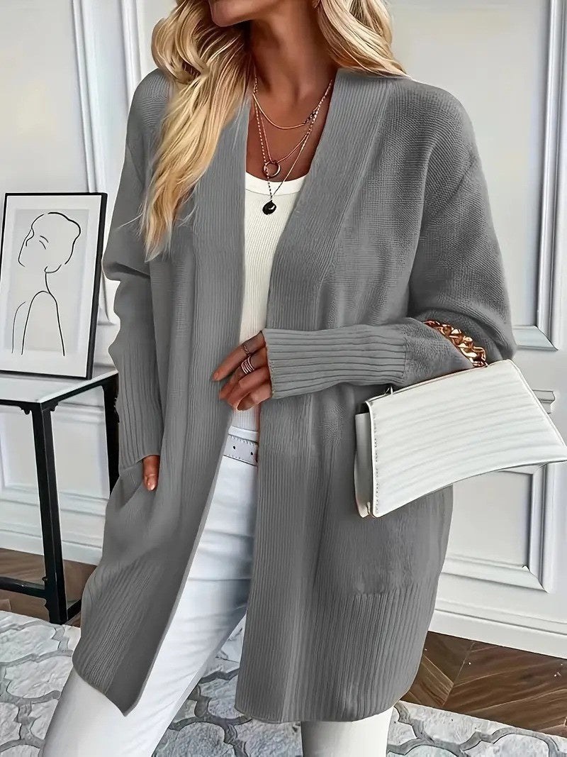 Anna | Zeitlose Damen Strickjacke im klassischen Design