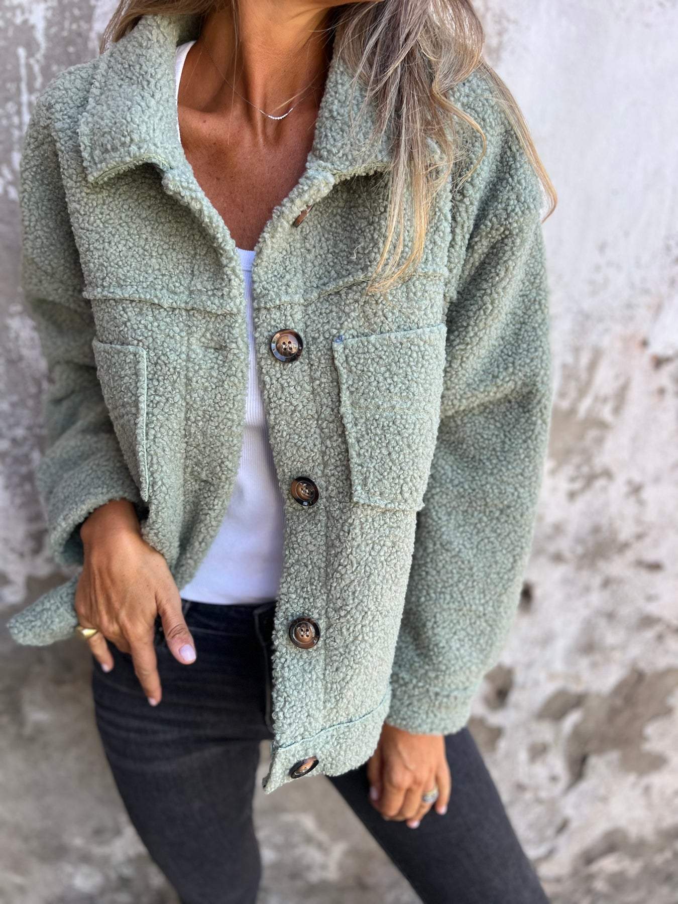 Theresa | Stilvolle und gemütliche Damenjacke