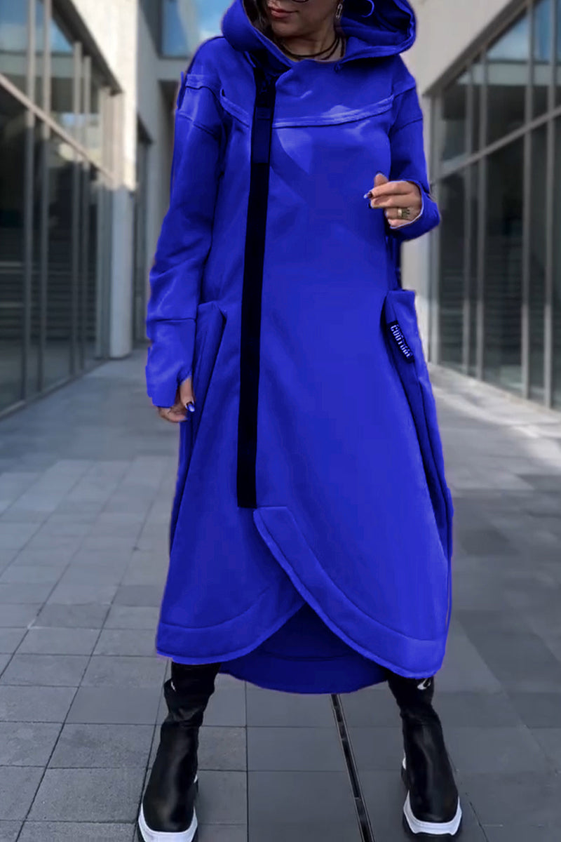 Caroline | Kapuzenkleid mit langen Ärmeln und modernem Asymmetrie-Saum