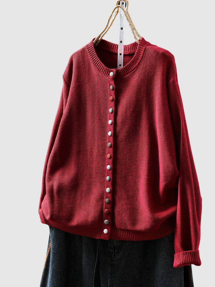Clara | Feine Strickjacke mit farbigen Knopfdetails