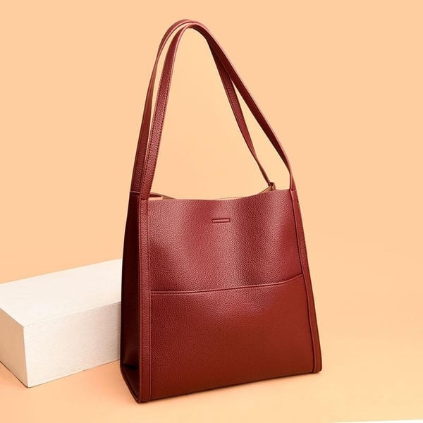 Clara | Klassische Leder-Schultertasche für Damen
