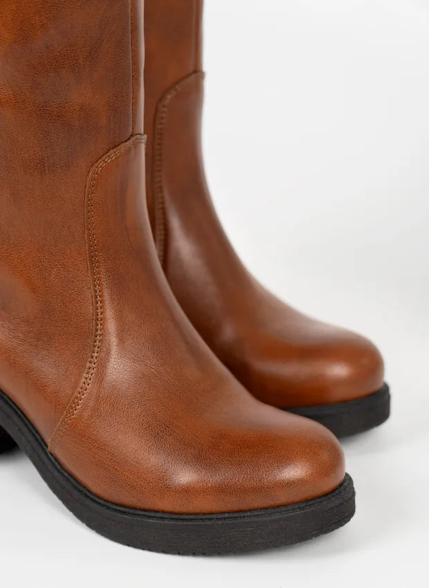 Lina | Elegante Lederstiefel mit mittlerem Absatz