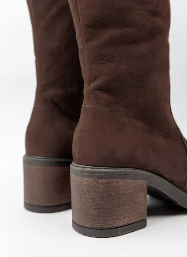 Lina | Elegante Lederstiefel mit mittlerem Absatz