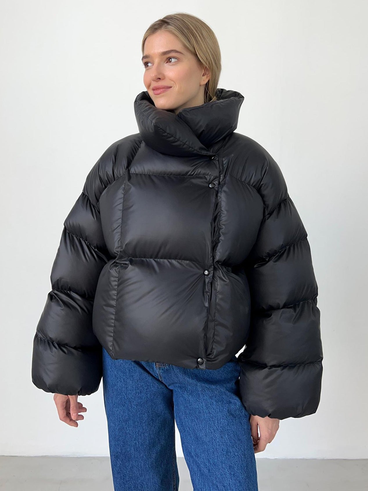 Laura | Lässige Bomberjacke mit Kapuze für Damen im Trendstil
