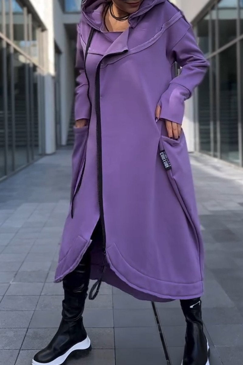 Caroline | Kapuzenkleid mit langen Ärmeln und modernem Asymmetrie-Saum