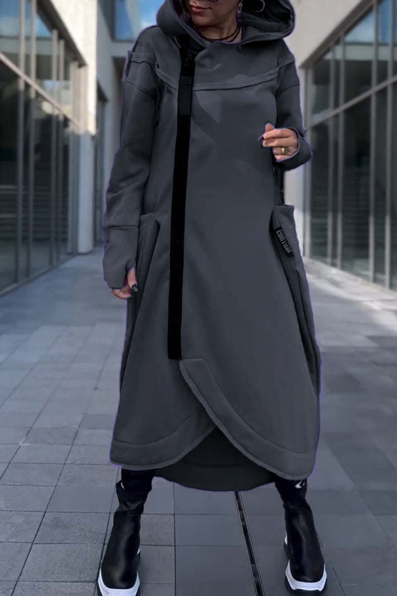 Caroline | Kapuzenkleid mit langen Ärmeln und modernem Asymmetrie-Saum