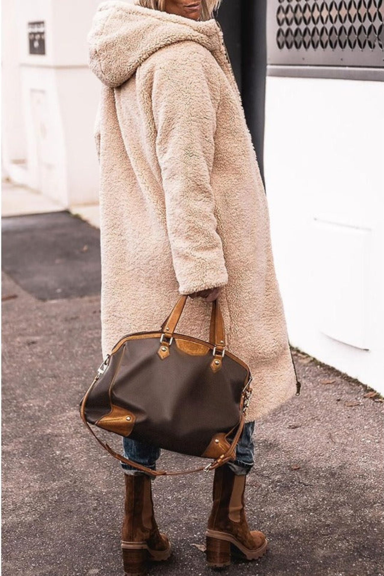 Clara | Eleganter Damen-Wendemantel mit Kapuze