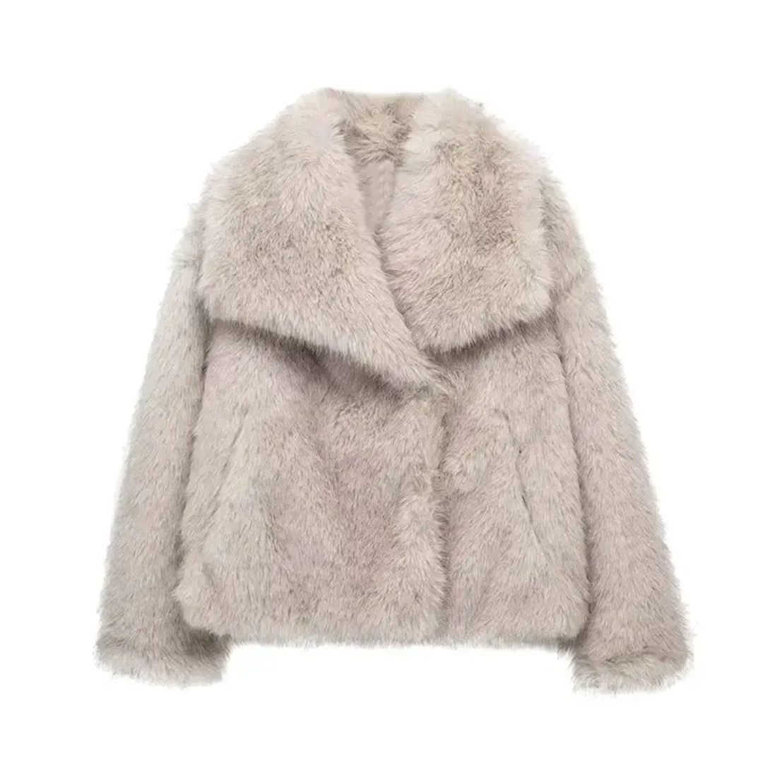 Laura | Weiche Damenjacke im eleganten Kunstfell-Look