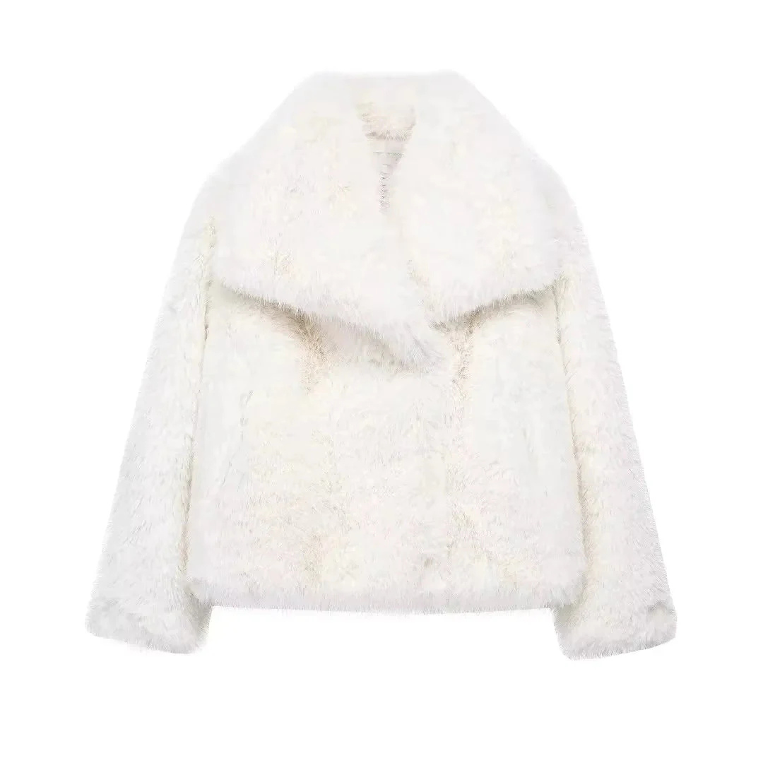 Laura | Weiche Damenjacke im eleganten Kunstfell-Look