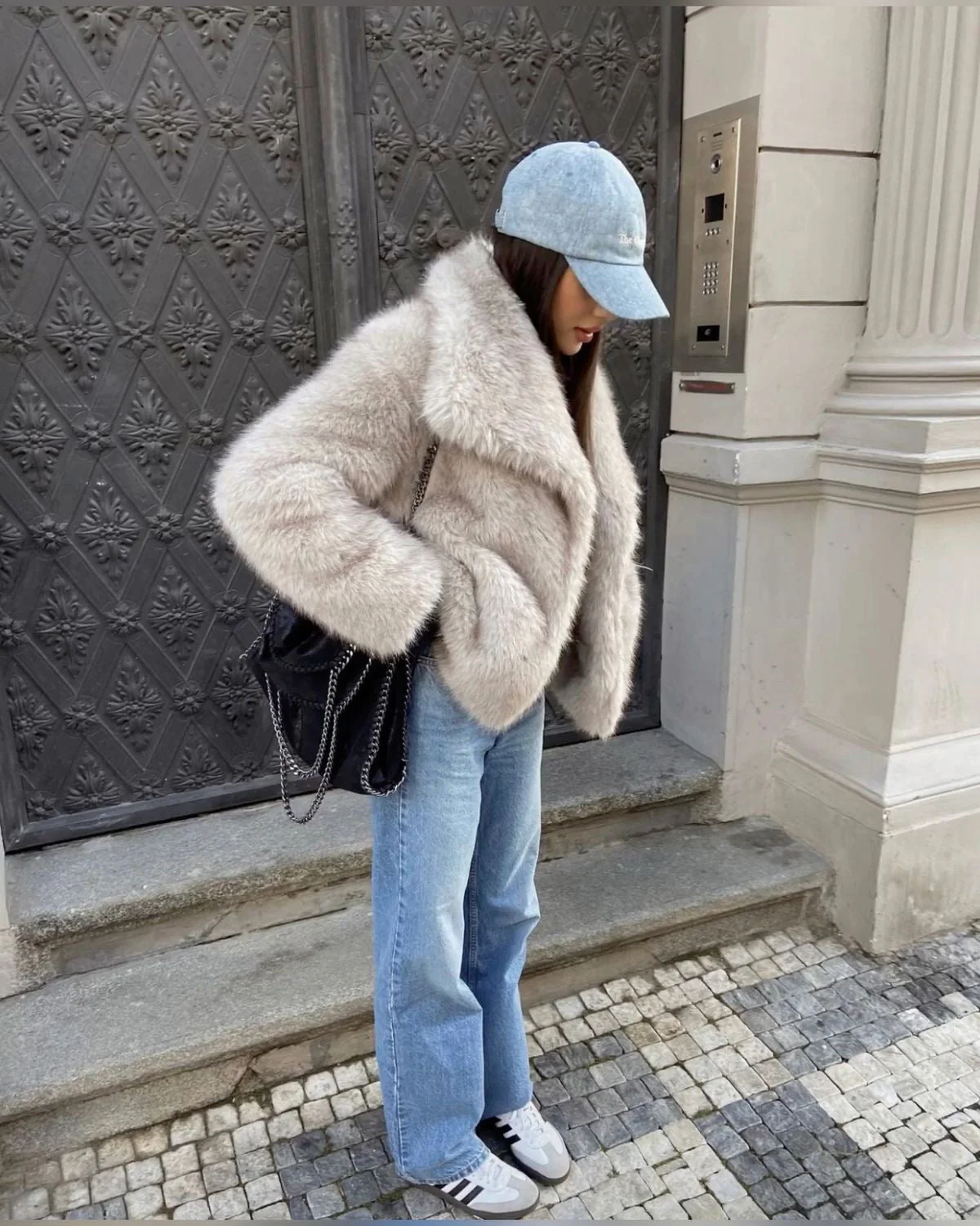 Laura | Weiche Damenjacke im eleganten Kunstfell-Look