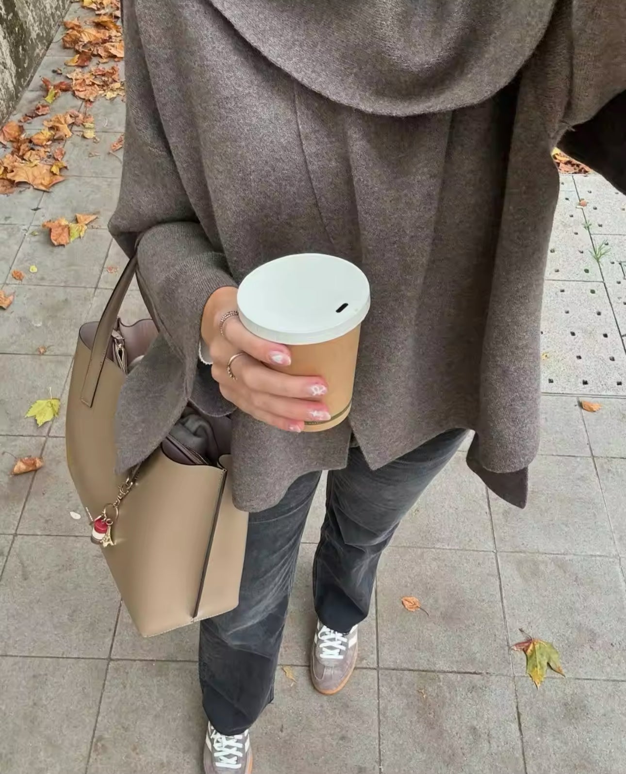 Emma | Schicker Cape-Mantel für jede Gelegenheit