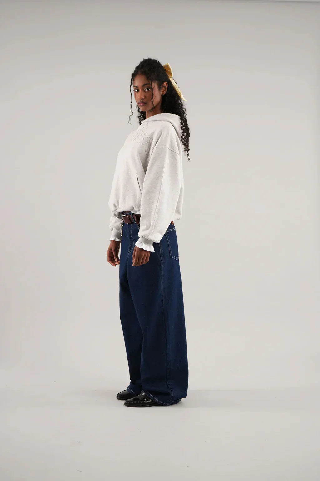 Amira | Stylisher Raw Worldwide Hoodie für Damen