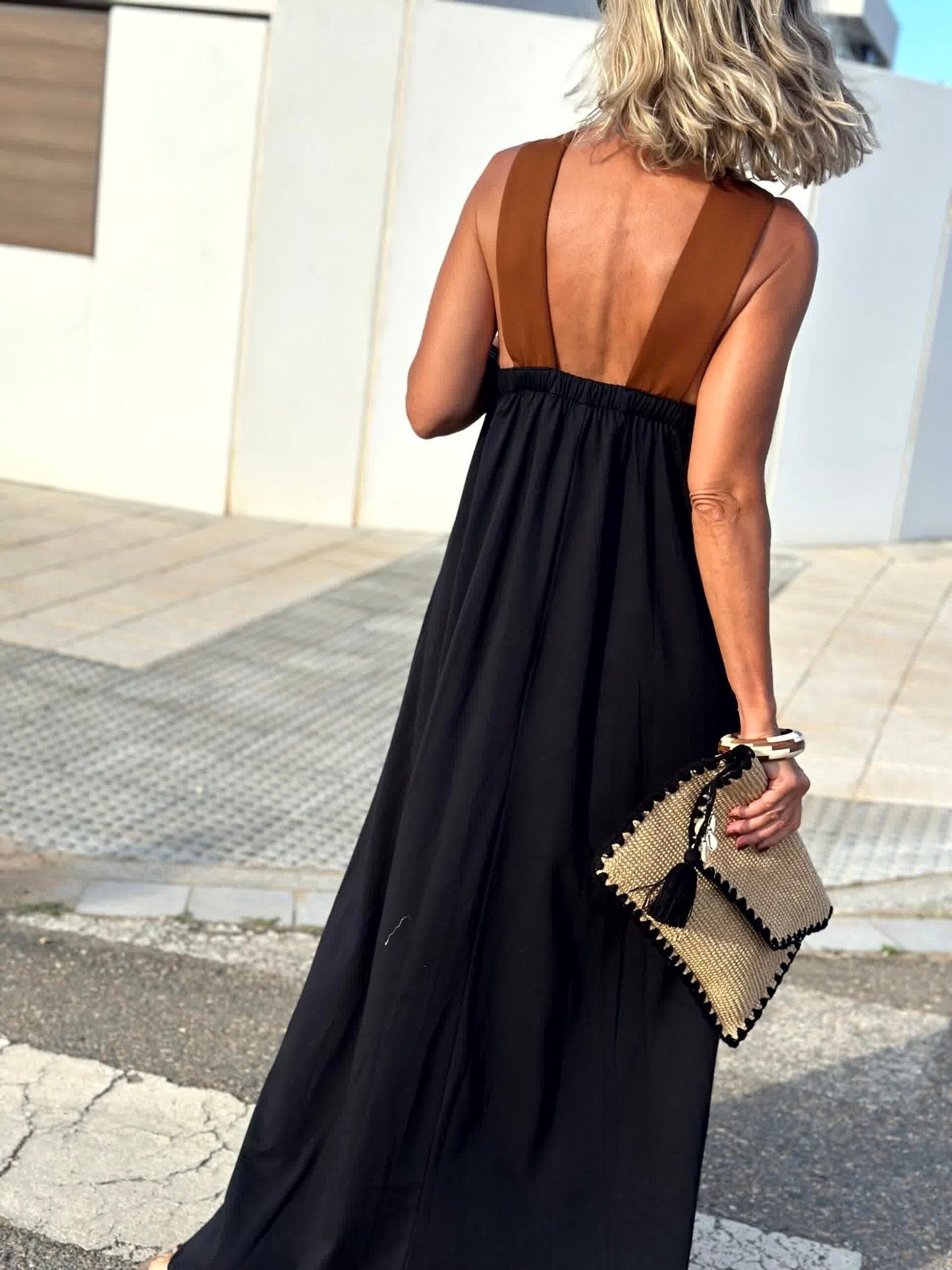 Elena | Elegantes Kleid mit offenem Rückenausschnitt