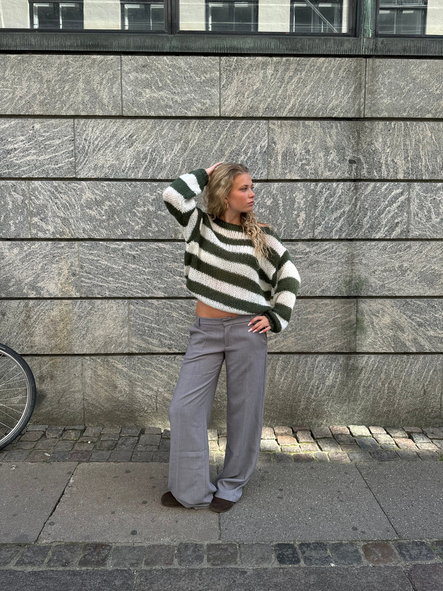 Lena | Feiner Pullover mit dezentem Streifenmuster