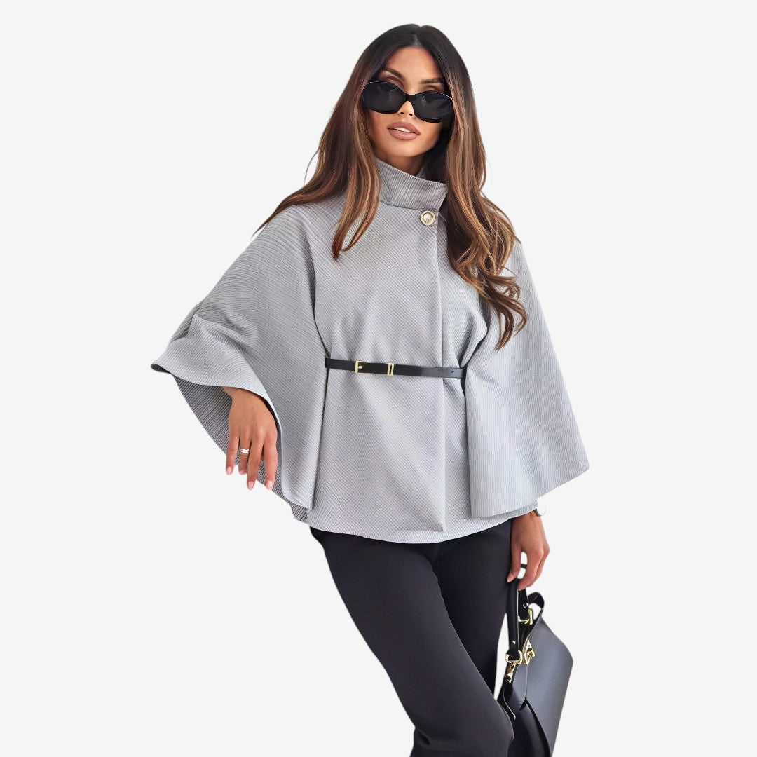 Nina | Moderne Damenjacke mit schönem Schmetterlingsmotiv