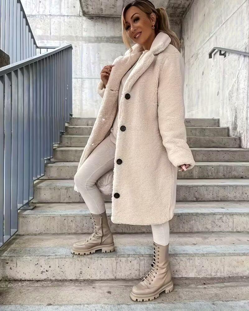 Dina | Stilvoller Damen-Plüschmantel weich & elegant