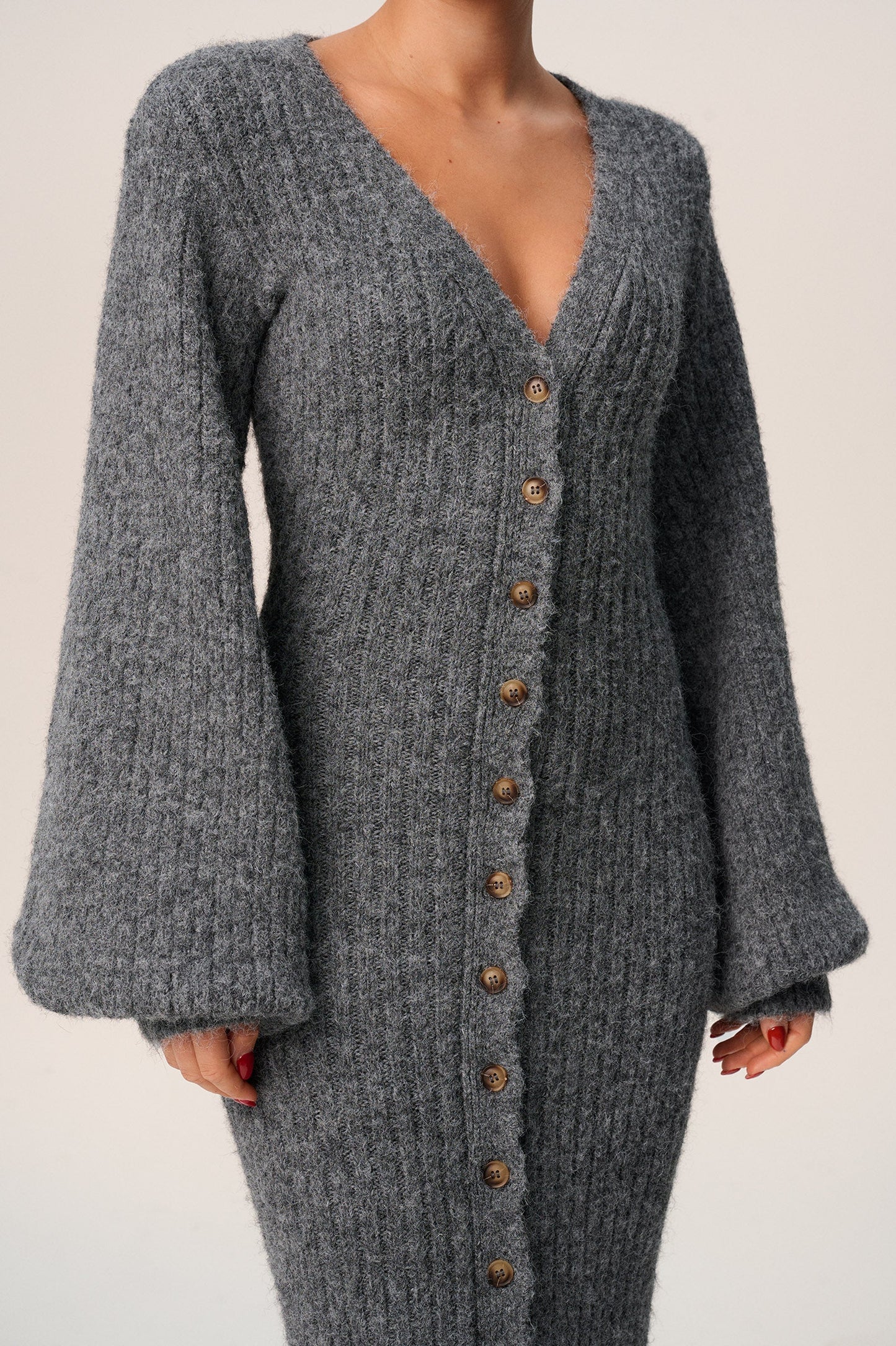 Mia | Langes Kleid mit femininer Linienführung