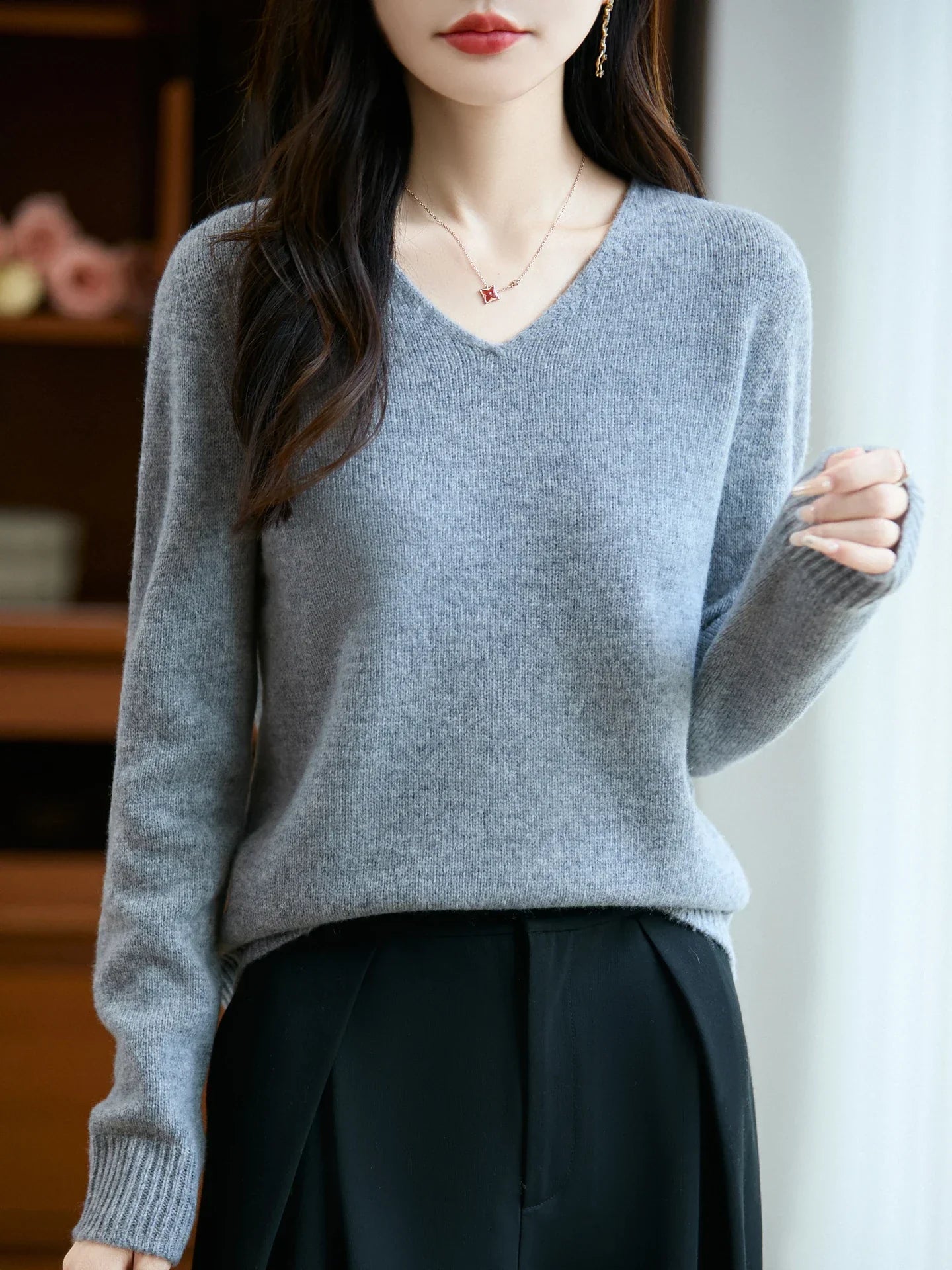 Mara | Eleganter Feinstrickpullover mit V-Ausschnitt