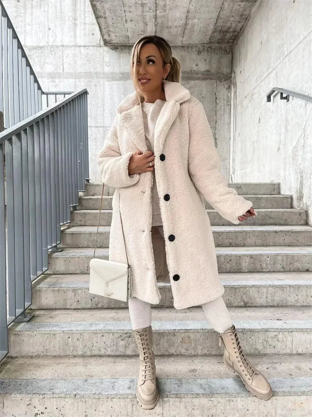Leonie | Stylische Damenjacke aus Teddy-Material