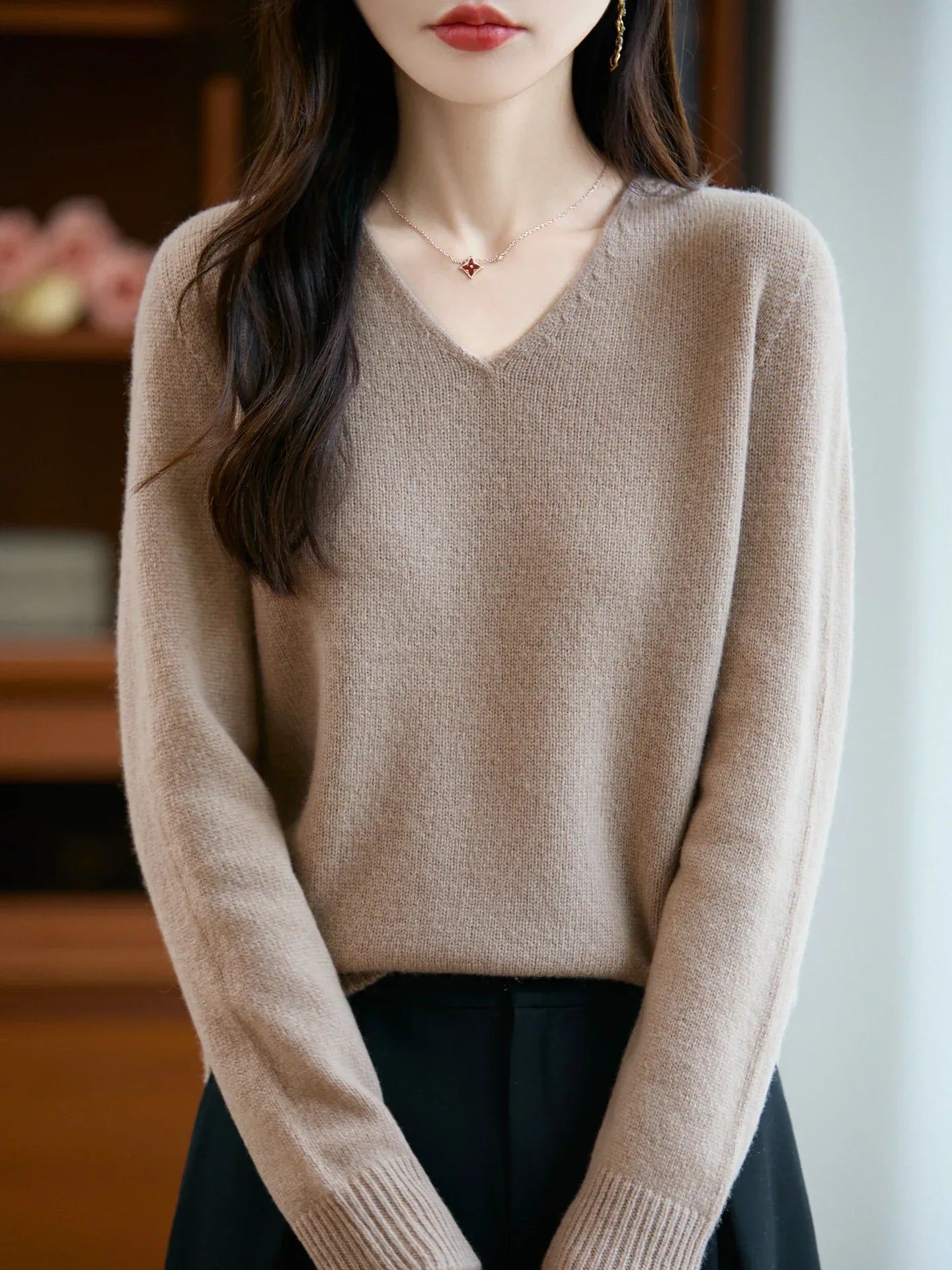 Mara | Eleganter Feinstrickpullover mit V-Ausschnitt