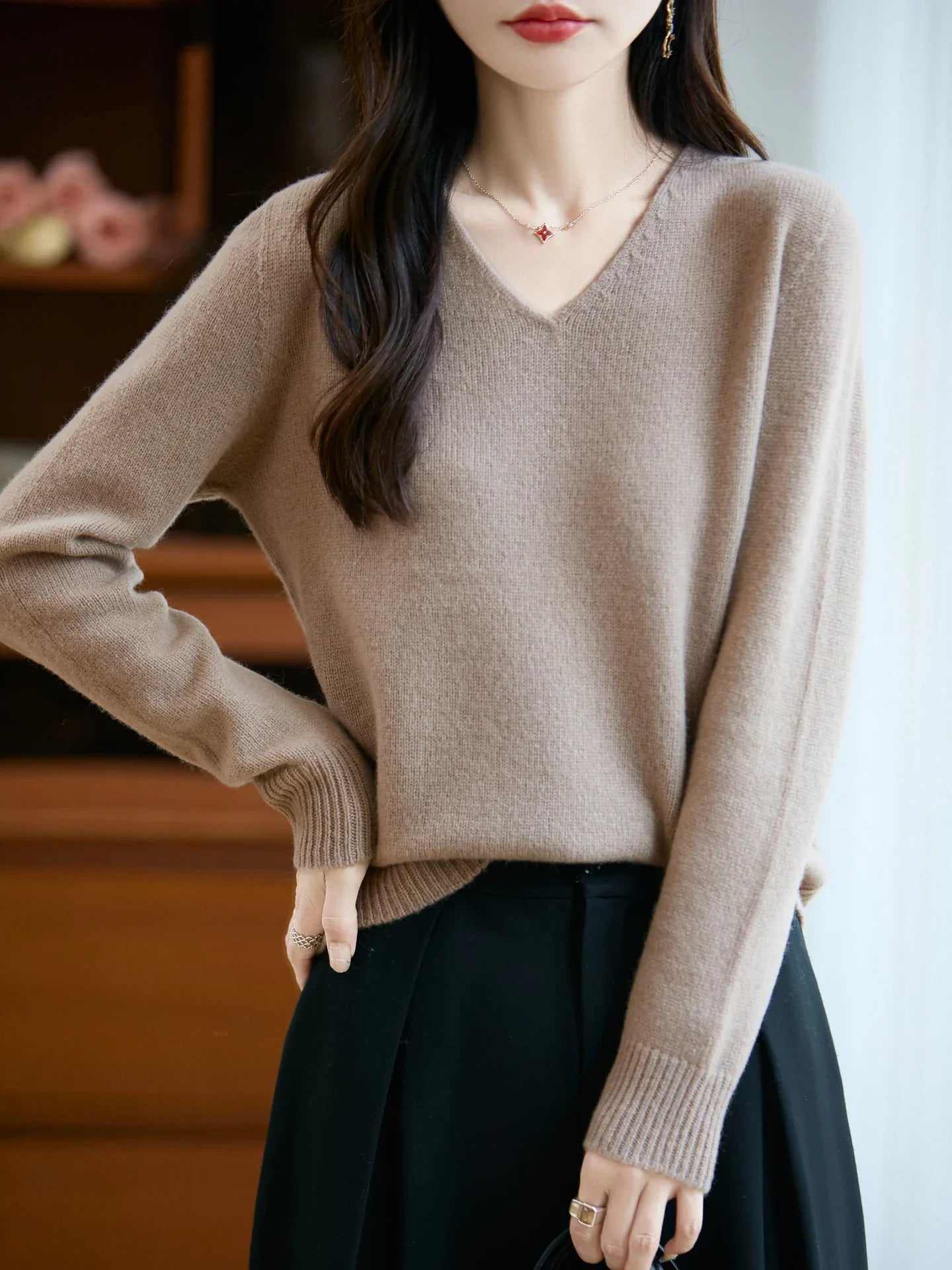 Mara | Eleganter Feinstrickpullover mit V-Ausschnitt