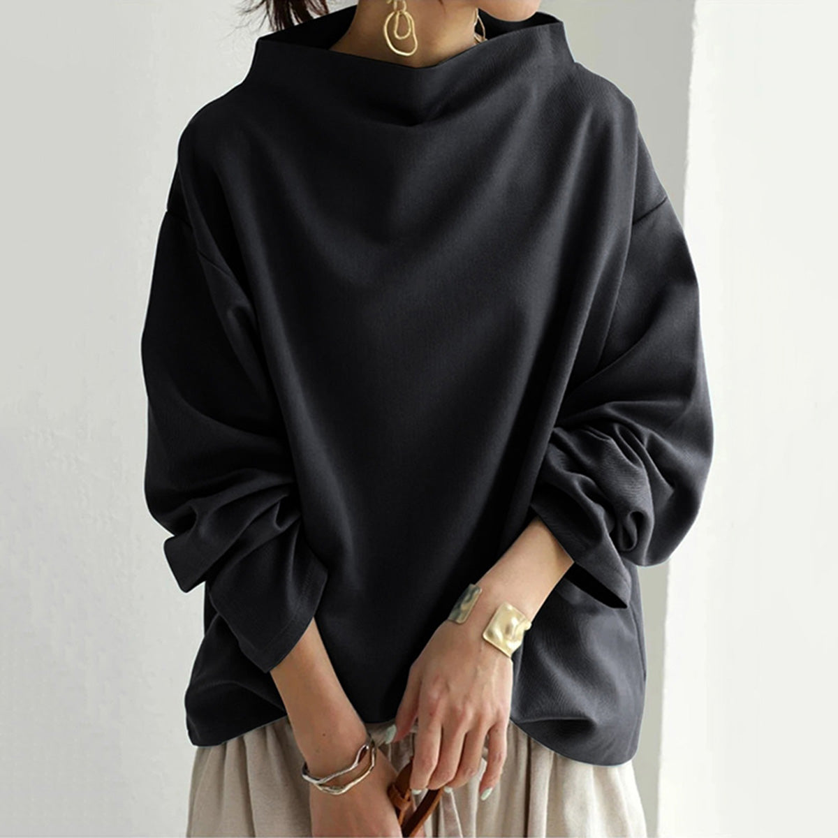 Clara | Kuscheliger Damenpullover mit hohem Ausschnitt