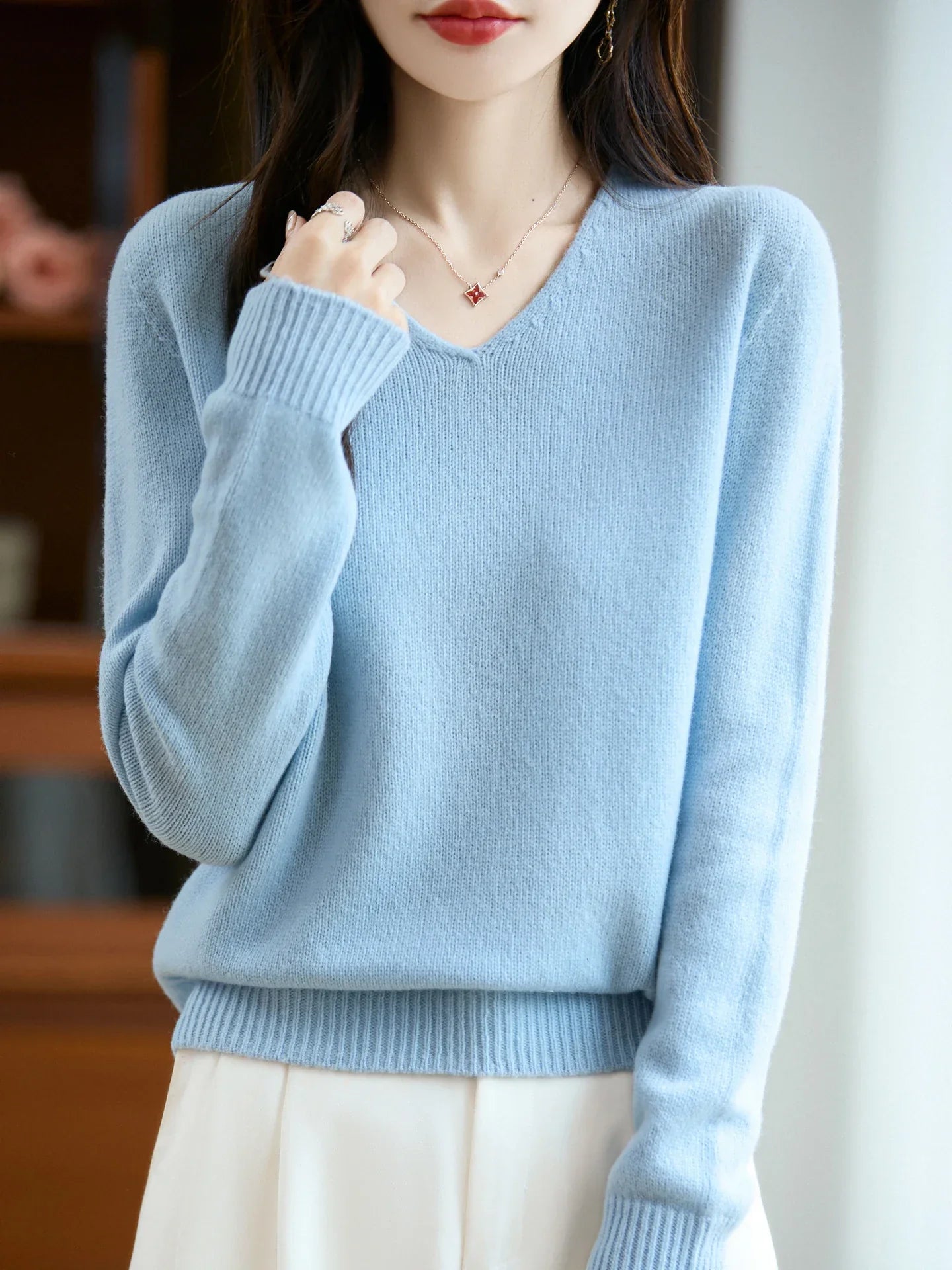 Mara | Eleganter Feinstrickpullover mit V-Ausschnitt