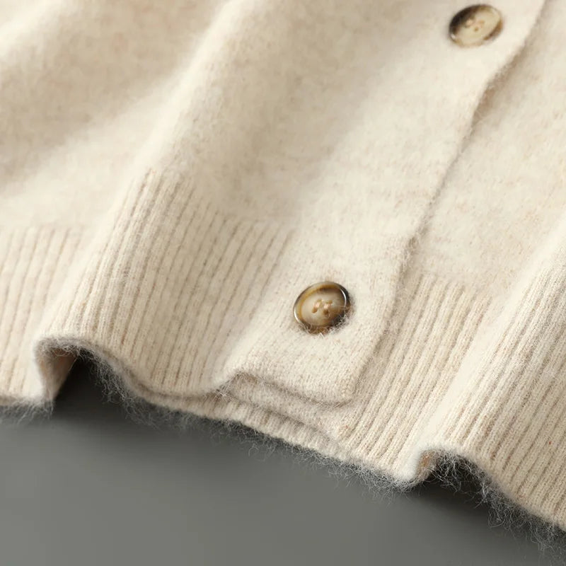 Dominik | Weicher Cashmere-Cardigan im edlen Design