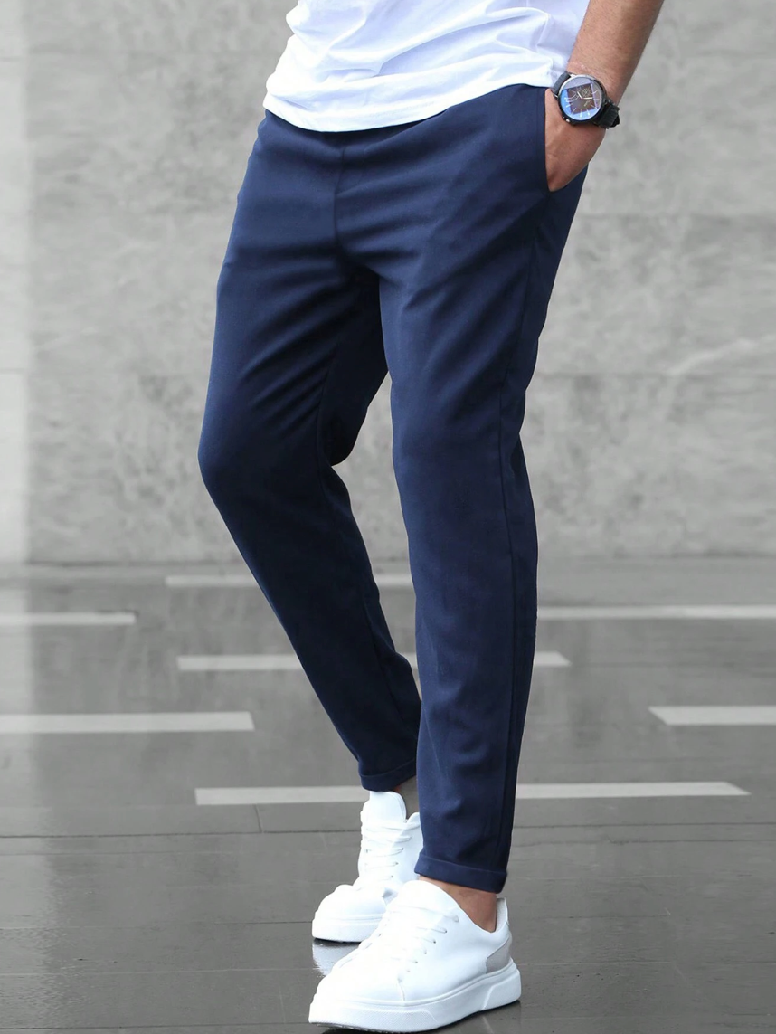 Matthias | Modische Stoffhose für Herren mit eleganter Form