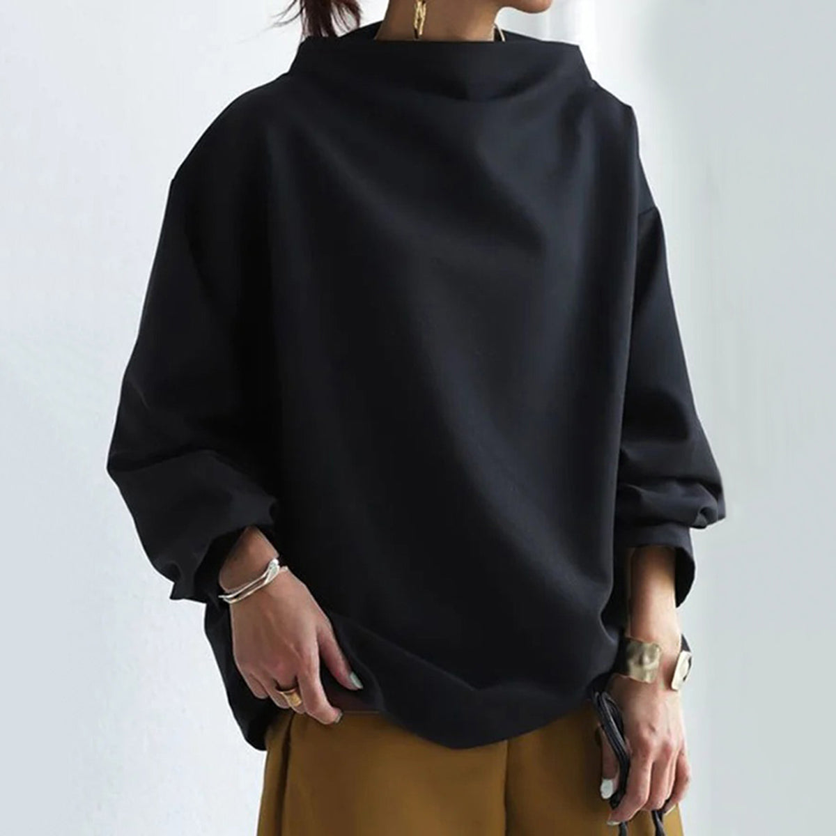 Clara | Kuscheliger Damenpullover mit hohem Ausschnitt