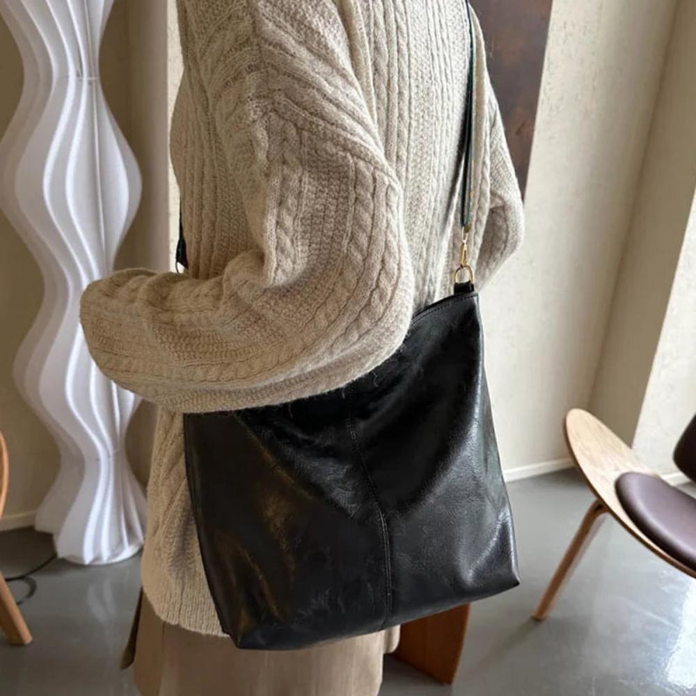 Clara | Elegante Ledertasche mit feiner Struktur