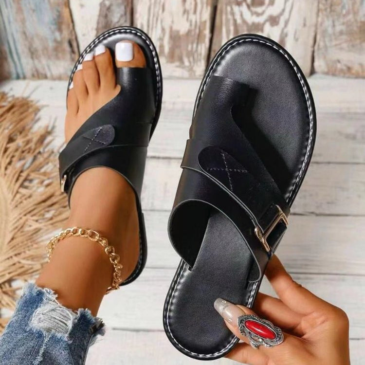 Mia | Chic geschnittene Sandale für stilbewusste Damen