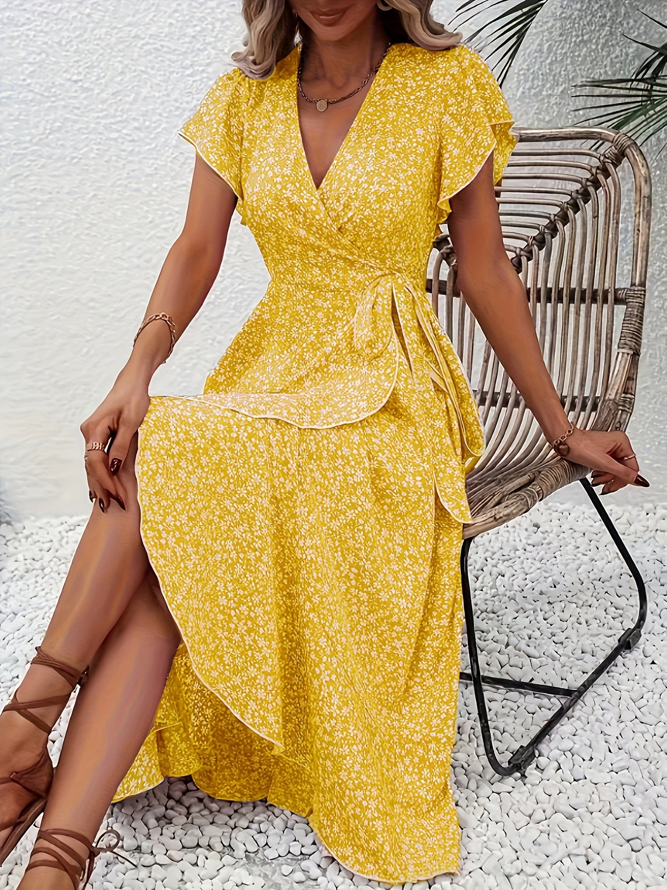 Hannah | V-Ausschnitt Wickel Kleid Rüschen