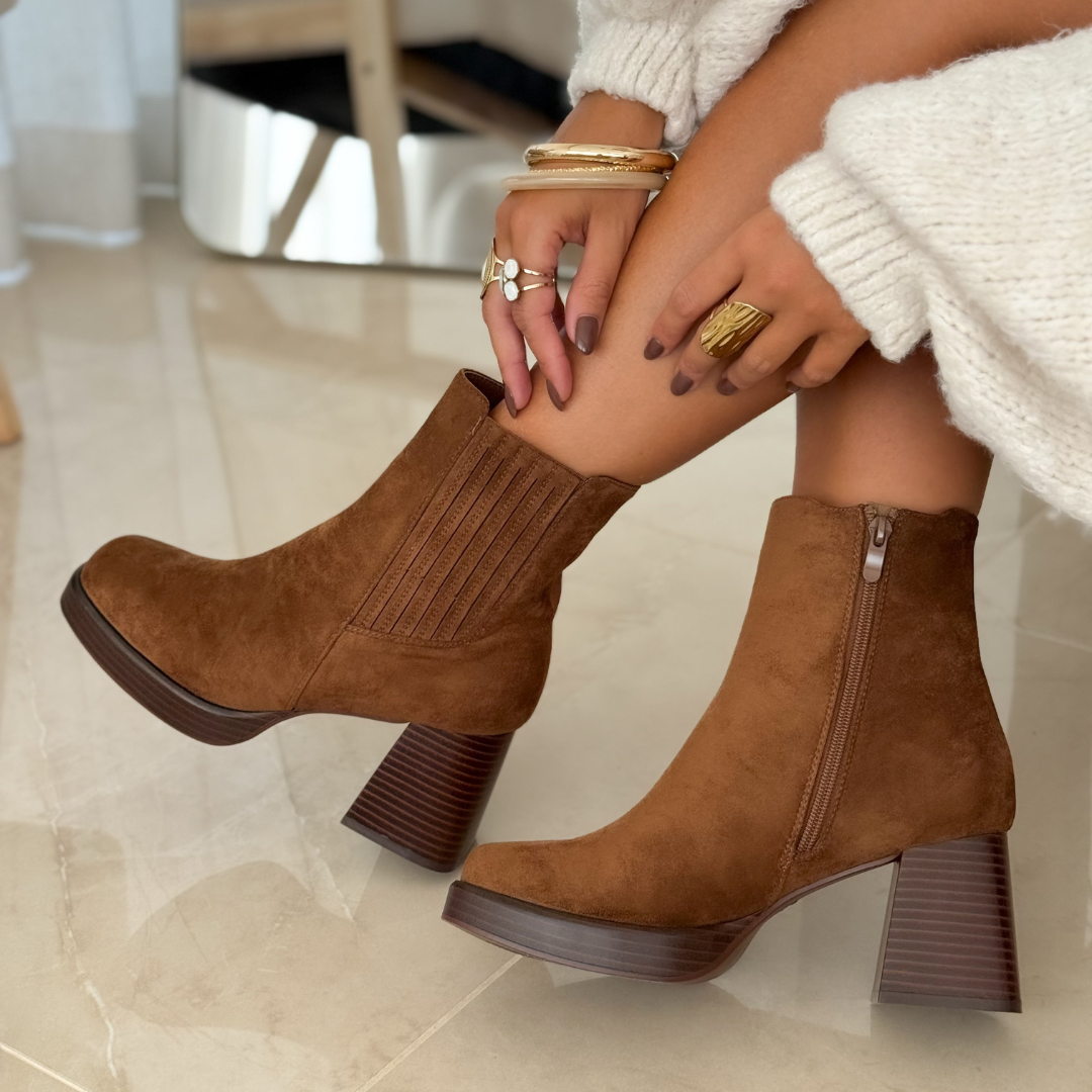Sophie | Elegante Camel-Boots im zeitlosen Design