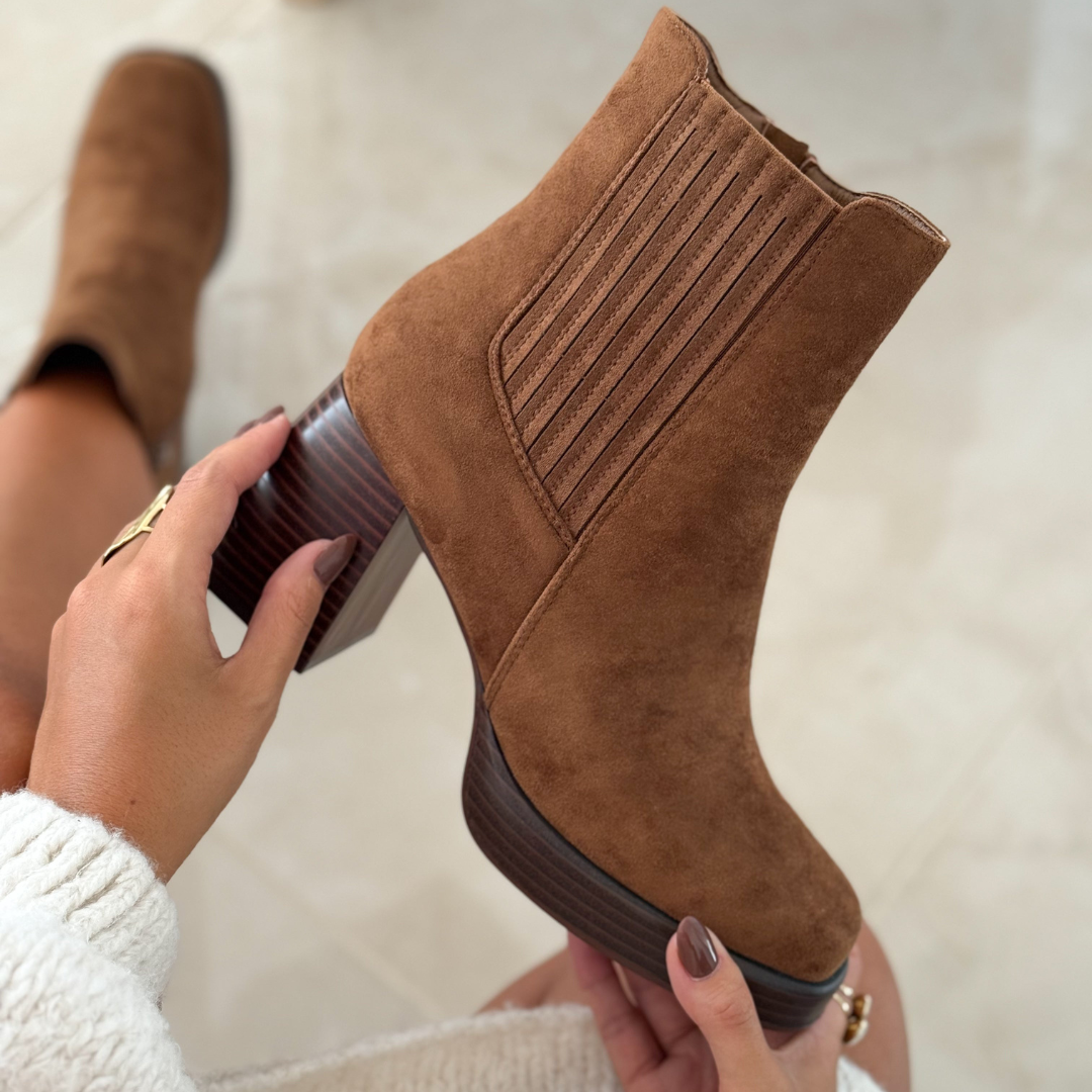 Sophie | Elegante Camel-Boots im zeitlosen Design