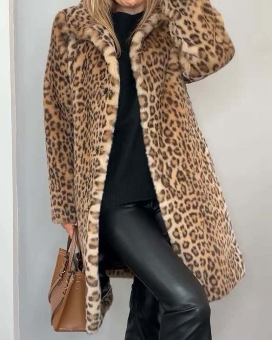 Lorena | Lange Flauschjacke im stilvollen Leopardenmuster