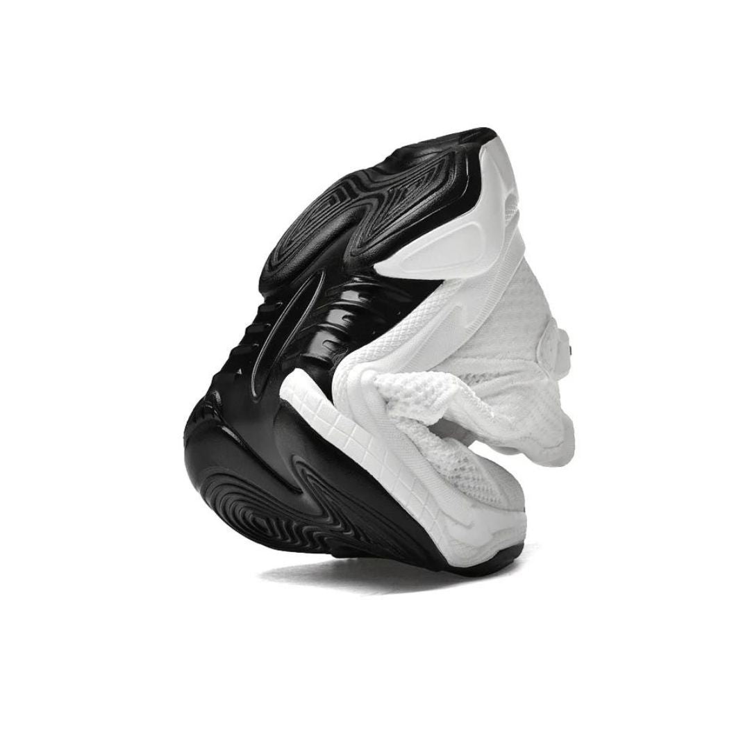 Laura Kicks | SkyBoost Pro