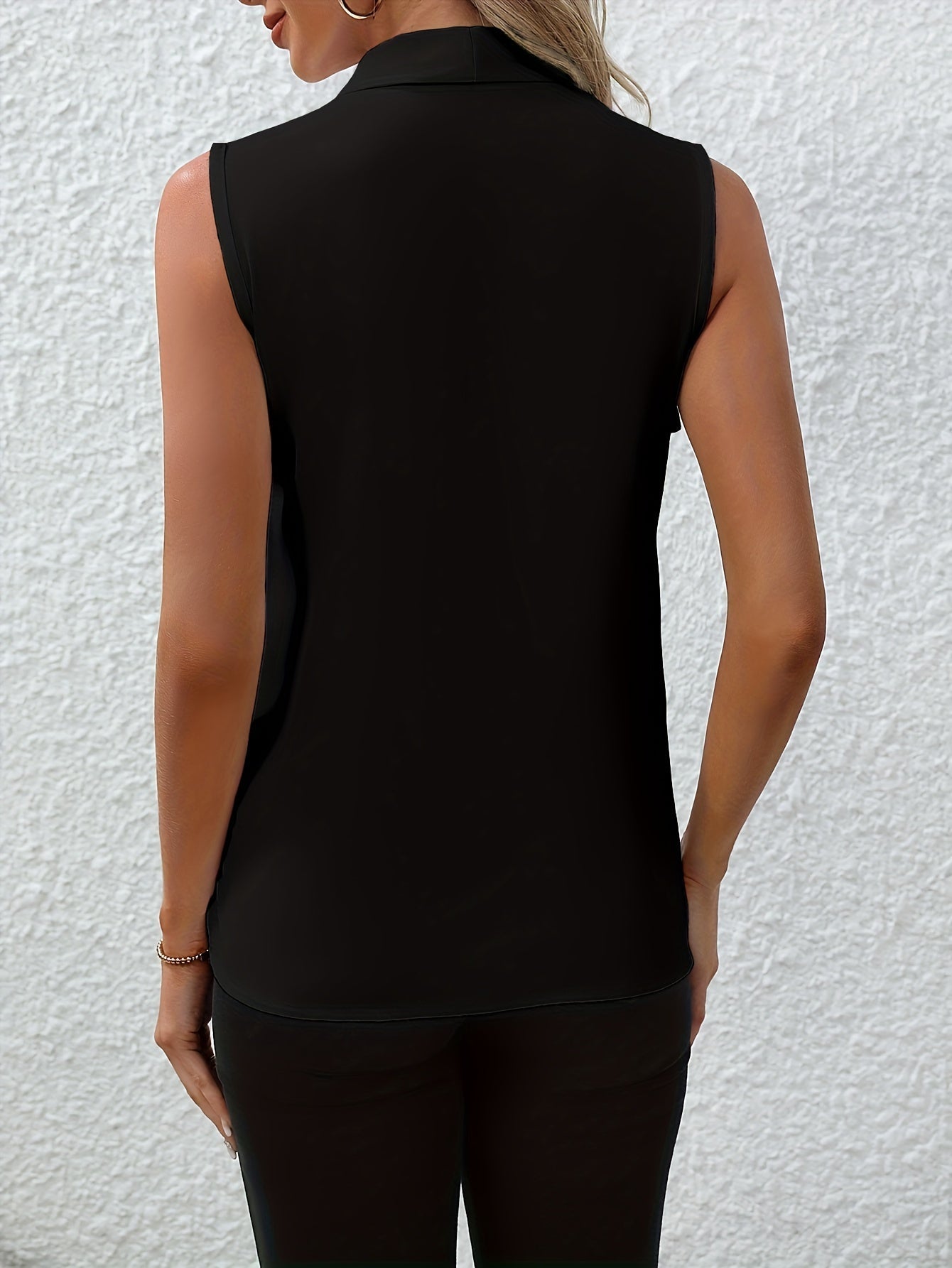 Hanna | Zeitlose Ärmellose Bluse mit V-Ausschnitt