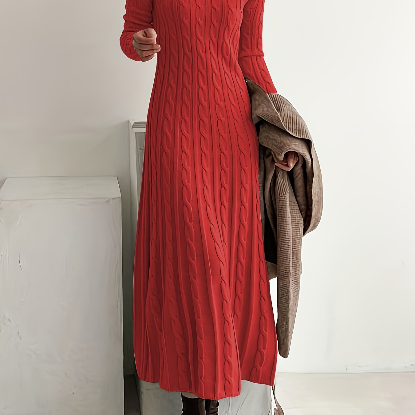 Laura | Elegantes Damen Maxikleid bequem getragen