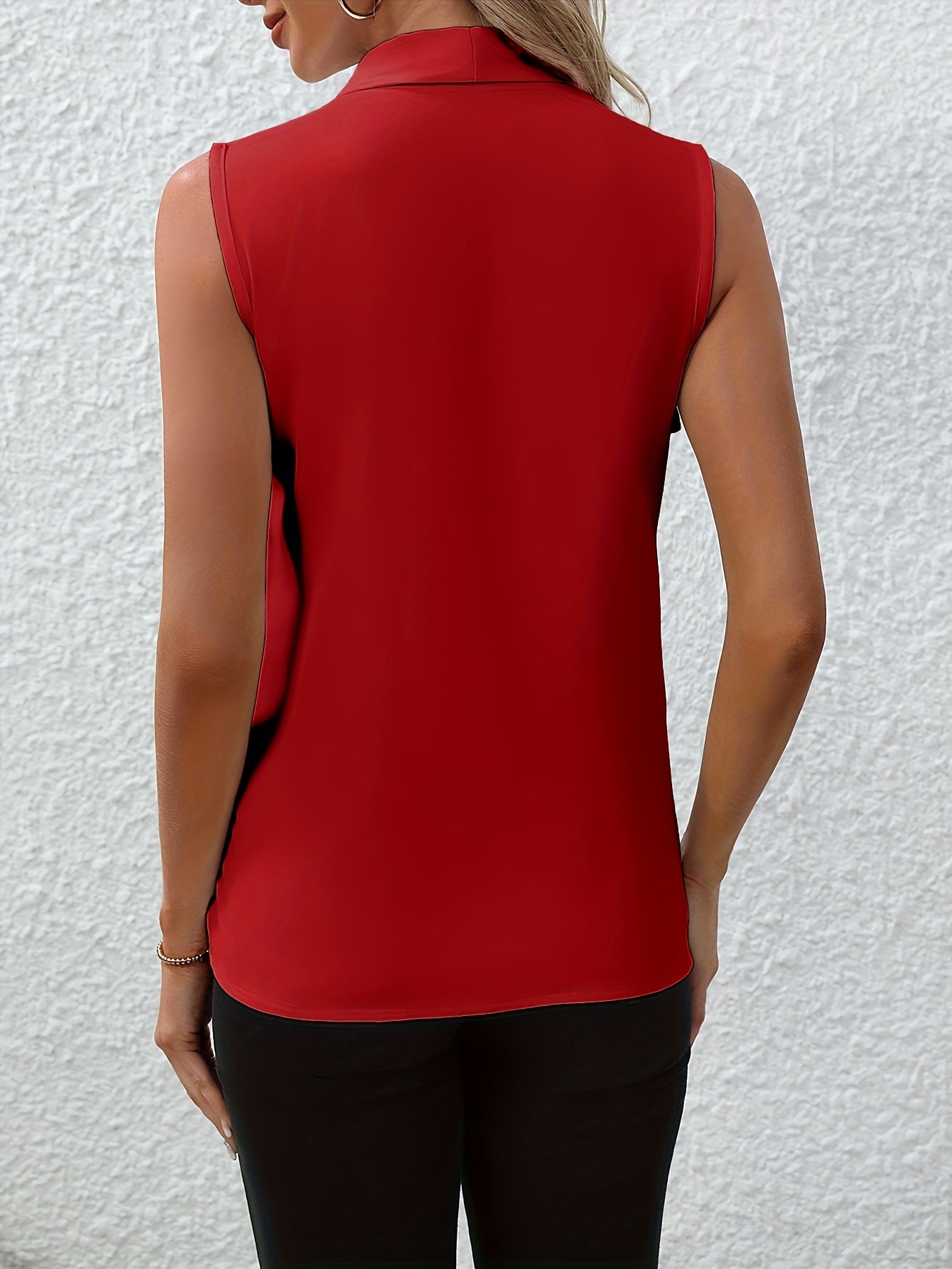 Hanna | Zeitlose Ärmellose Bluse mit V-Ausschnitt