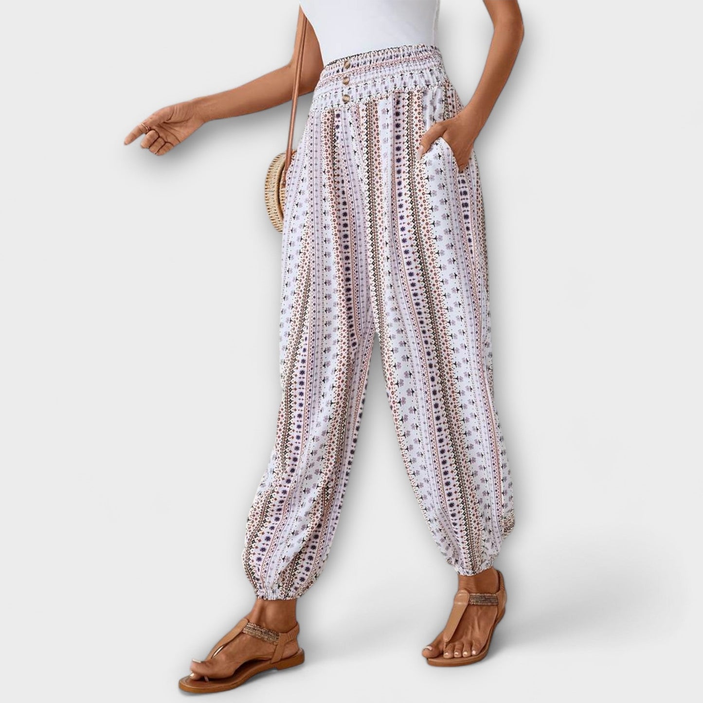 Anna | Lässige Damenhose mit feinem Ethno-Print