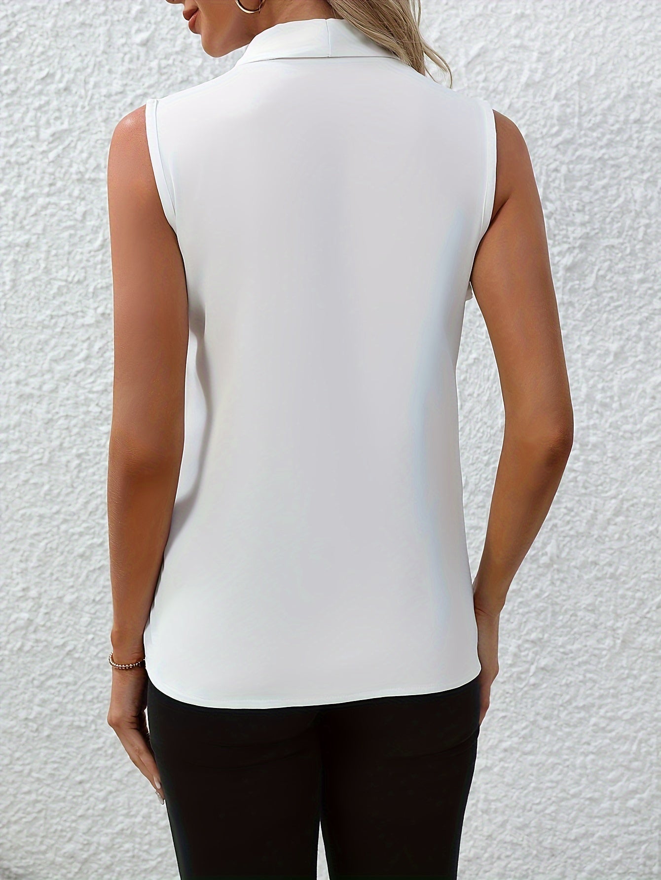 Hanna | Zeitlose Ärmellose Bluse mit V-Ausschnitt