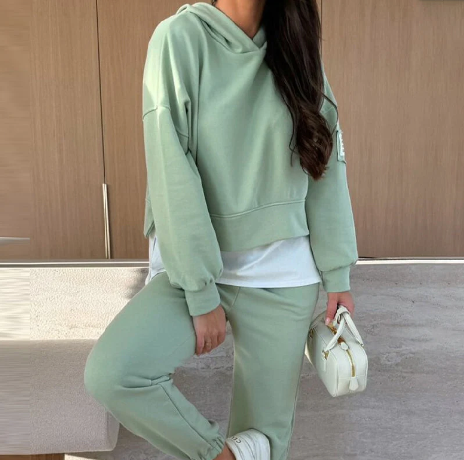 Mila | Damen Winter Chill Set modern & stylisch