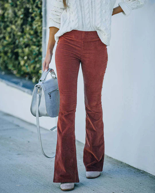 Emma | Damenhose mit leichtem Schlag im stilvollen Look