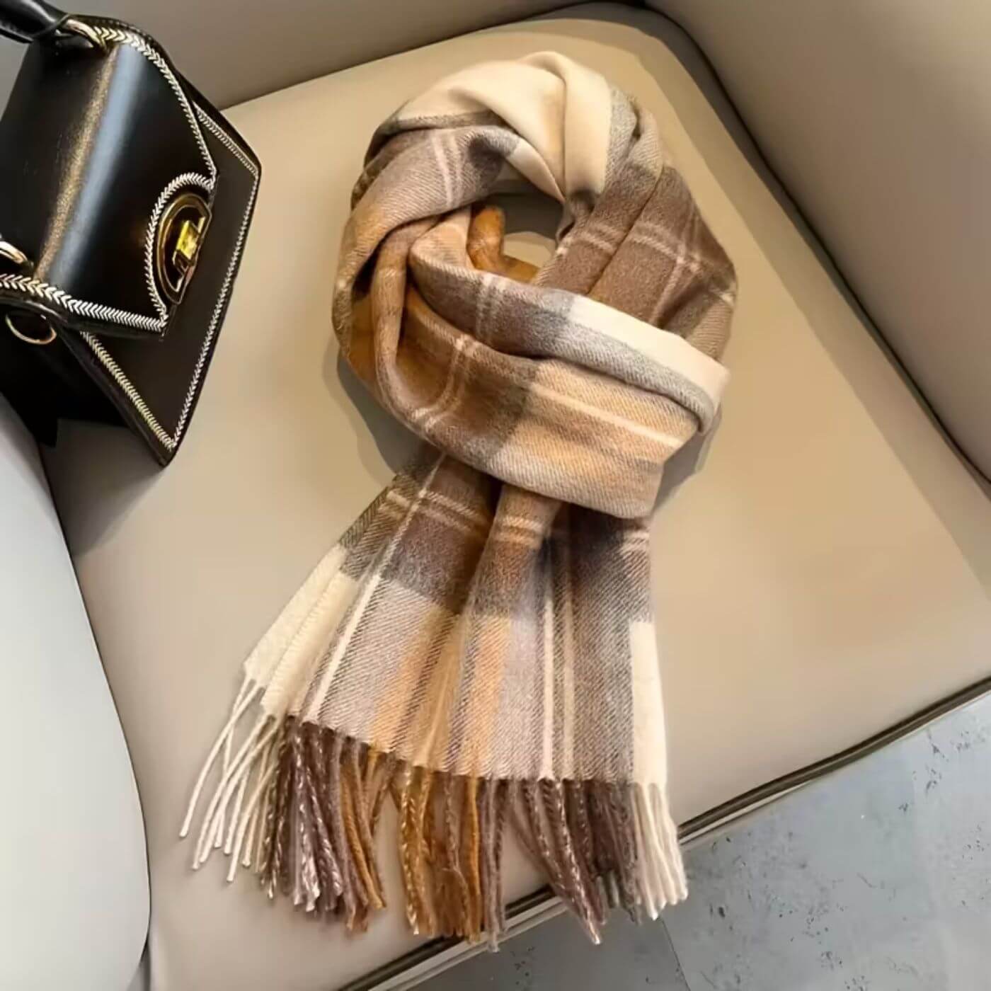 Clara | Damen Winter Schal weich & elegant geschnitten