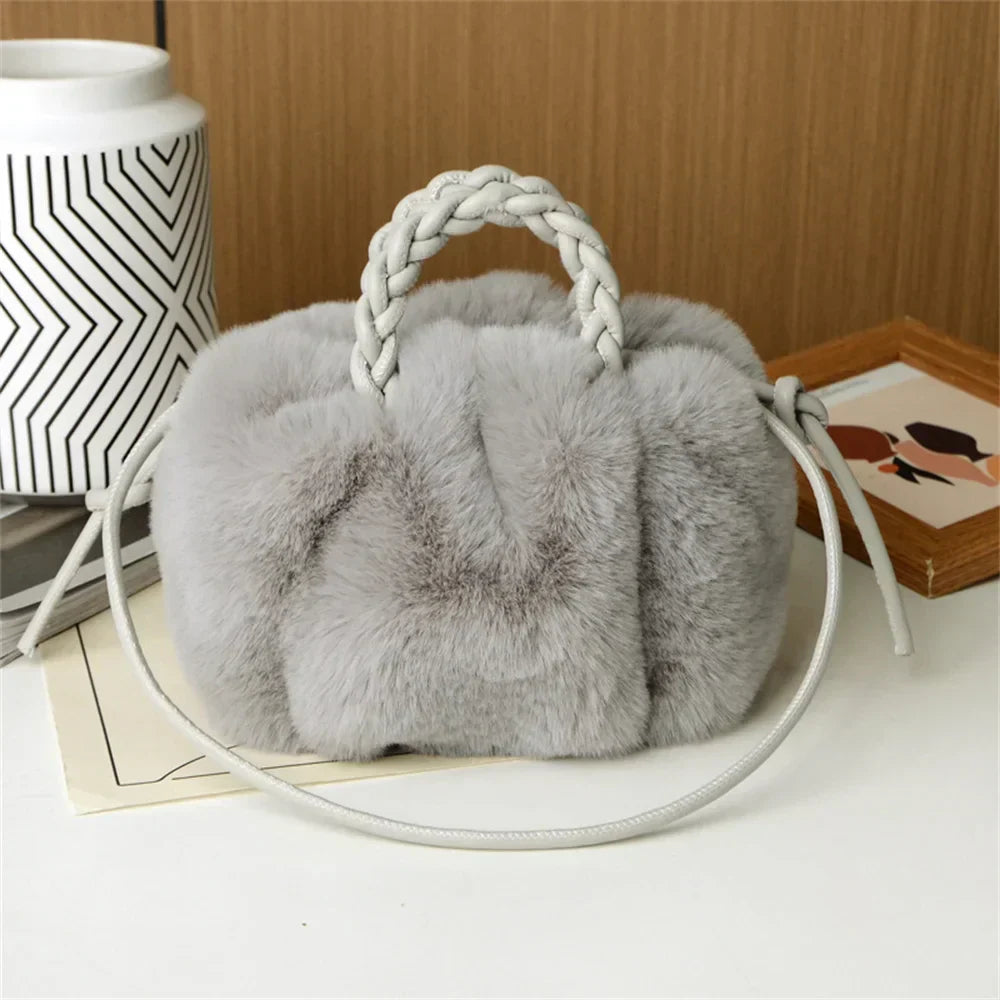 Jana | Schultertasche Damen dekorativ und weich