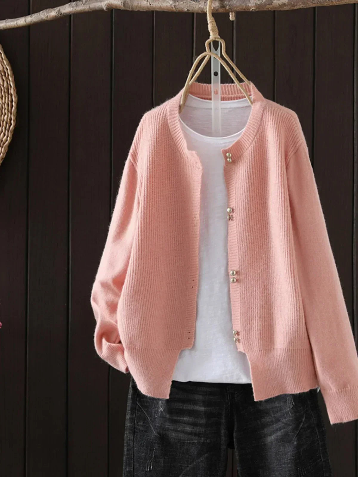 Nina | Strickcardigan für Damen mit zarten Perlenakzenten