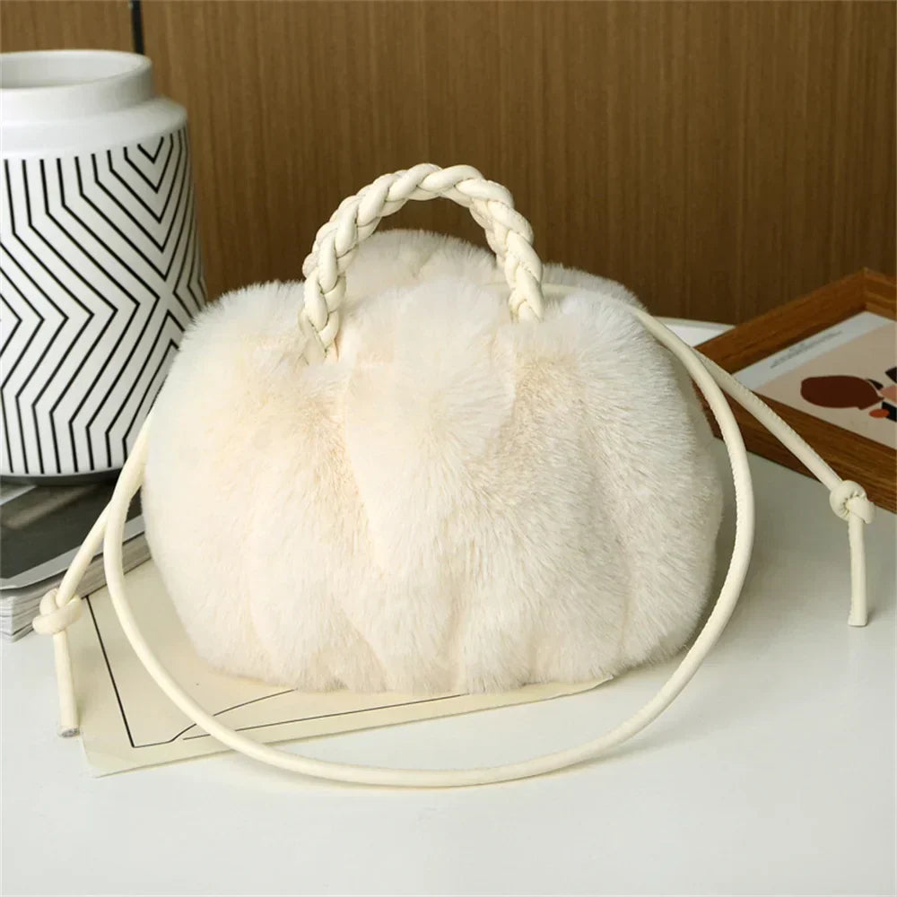 Jana | Schultertasche Damen dekorativ und weich